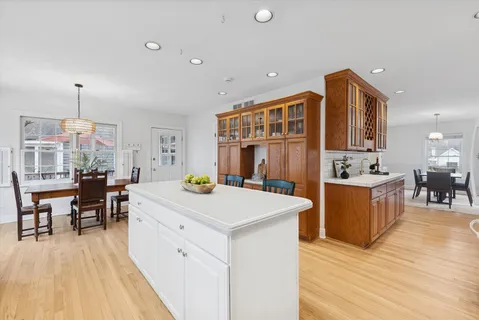 $985,000 | 692 Chidester Avenue, Glen Ellyn, IL 60137