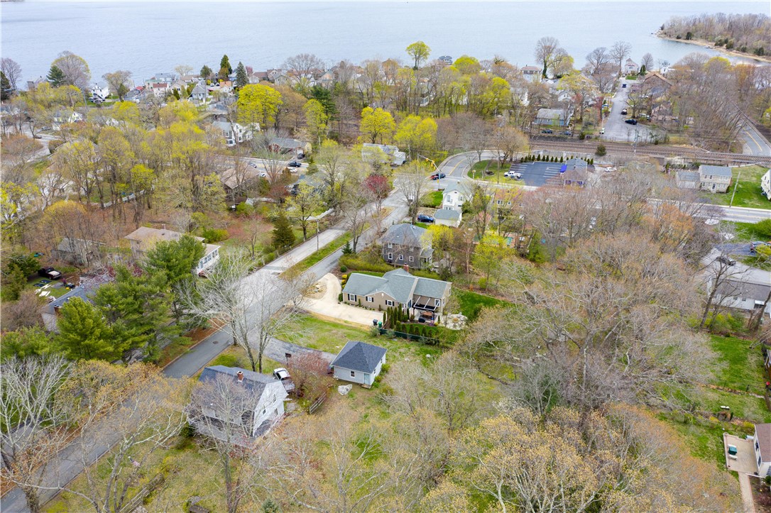 44 Goodwin Street Warwick, RI 02818 - Photo 11 of 36 Gallery Image 11