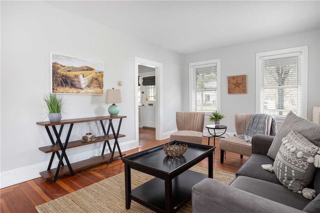 44 Goodwin Street Warwick, RI 02818 - Photo 12 of 36 Gallery Image 12