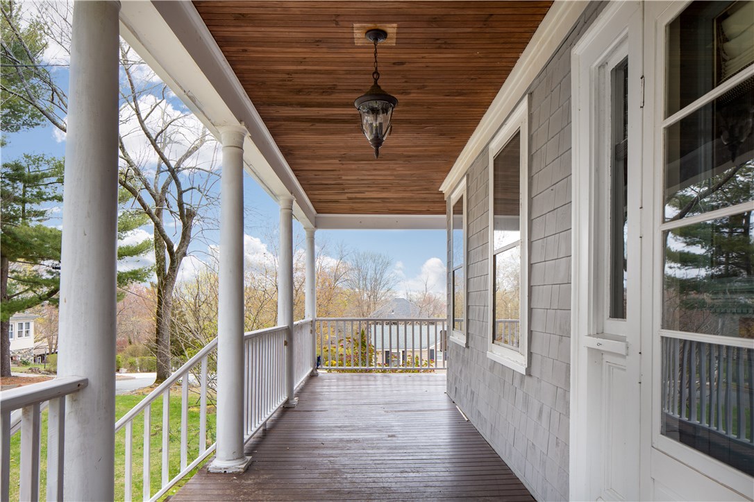 44 Goodwin Street Warwick, RI 02818 - Photo 2 of 36 Gallery Image 2