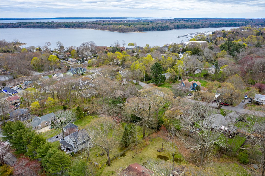 44 Goodwin Street Warwick, RI 02818 - Photo 6 of 36 Gallery Image 6