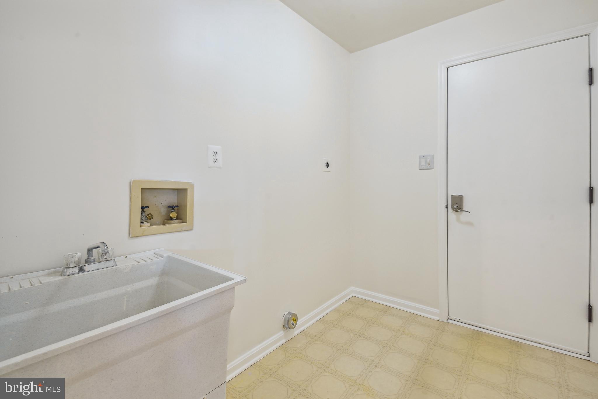 14629 Silverstone Drive Silver Spring, MD 20905 - Photo 28 of 48