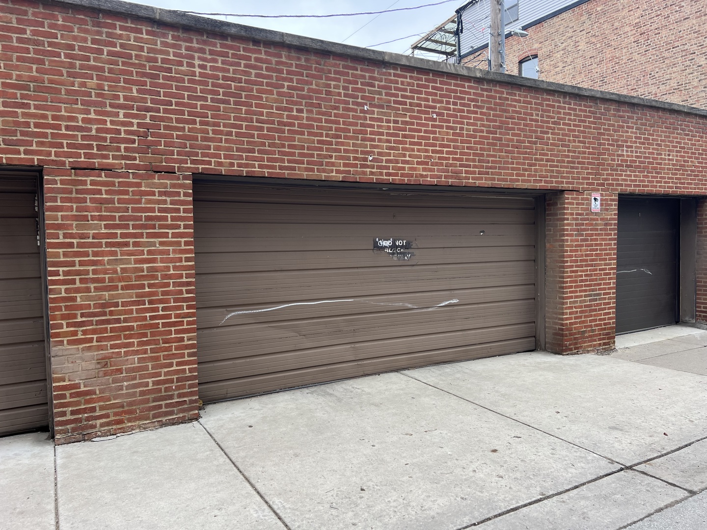 1400 West Chestnut Street, Unit 1 Chicago, IL 60642 - Photo 23 of 24 a front view of a house