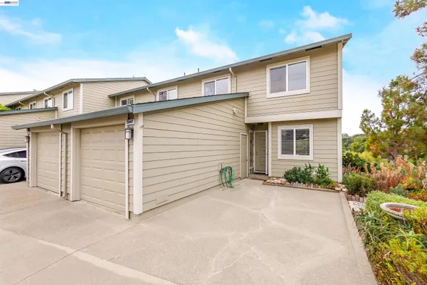 $675,000 | 25047 Oakridge Court, Hayward, CA 94541