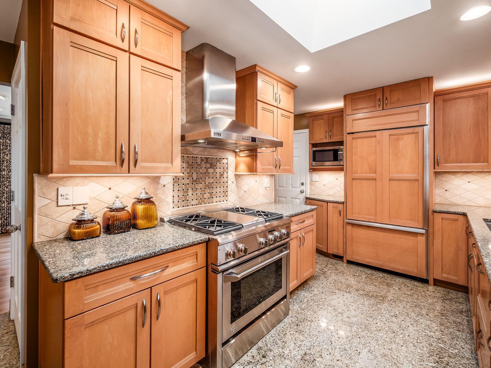 2080 Chardon Road Columbus, OH 43220 - Photo 20 of 115 Kitchen