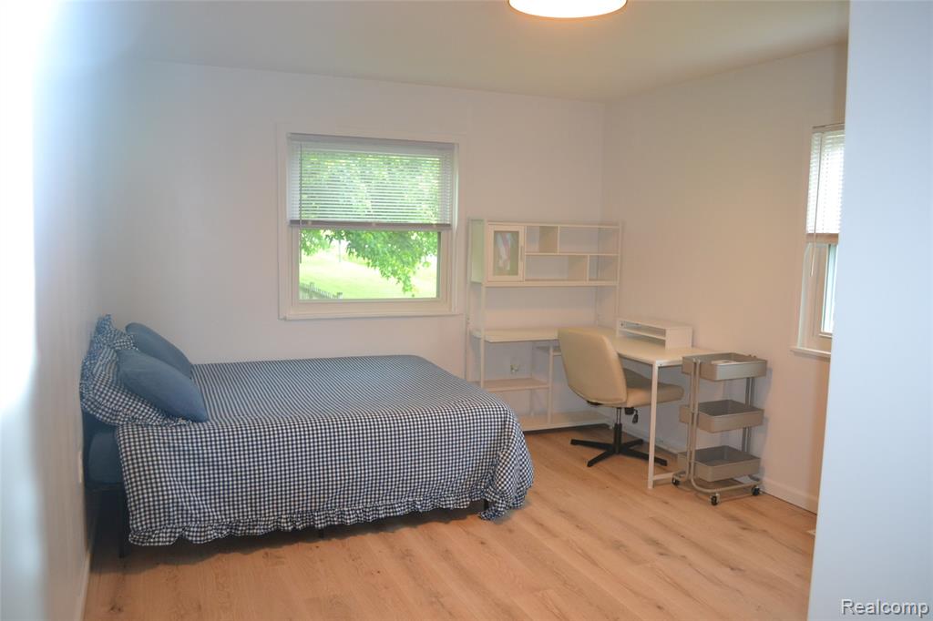 5244 Oleksyn Road Flint, MI 48504 - Photo 10 of 32