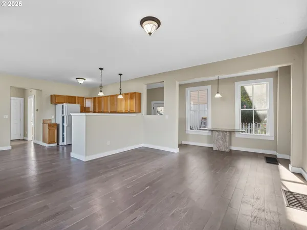 $370,000 | 686 29th Street, Astoria, OR 97103