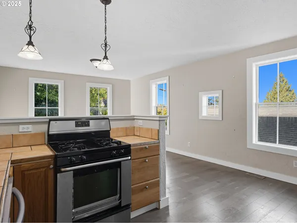 $370,000 | 686 29th Street, Astoria, OR 97103