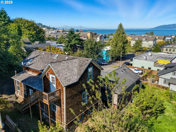 $370,000 | 686 29th Street, Astoria, OR 97103