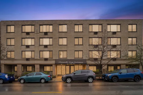$249,900 | 6060 North Ridge Avenue, Unit 4E, Chicago, IL 60660