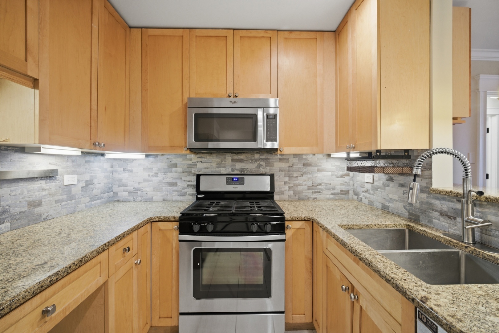 6060 North Ridge Avenue, Unit 4E Chicago, IL 60660 - Photo 5 of 23