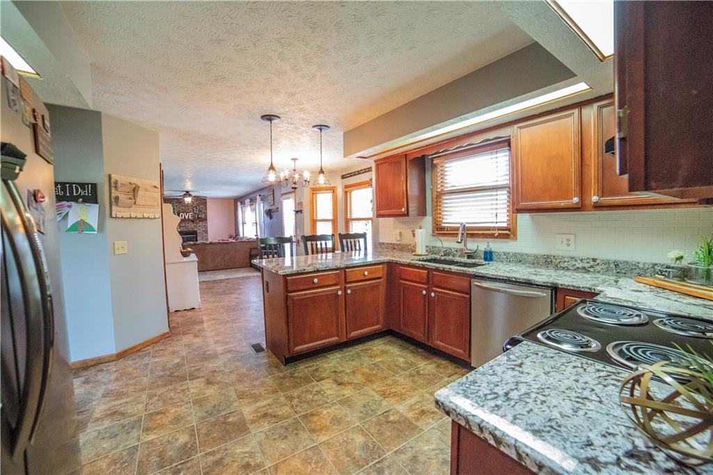 2453 Knobs End Court Springfield, OH 45502 - Photo 13 of 41
