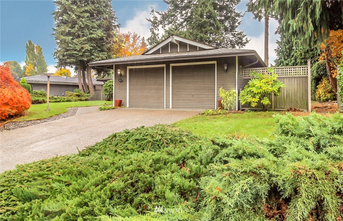 4615 Northeast 24th Street Renton, WA 98059 - Photo 40 of 40 a front view of a house with garden