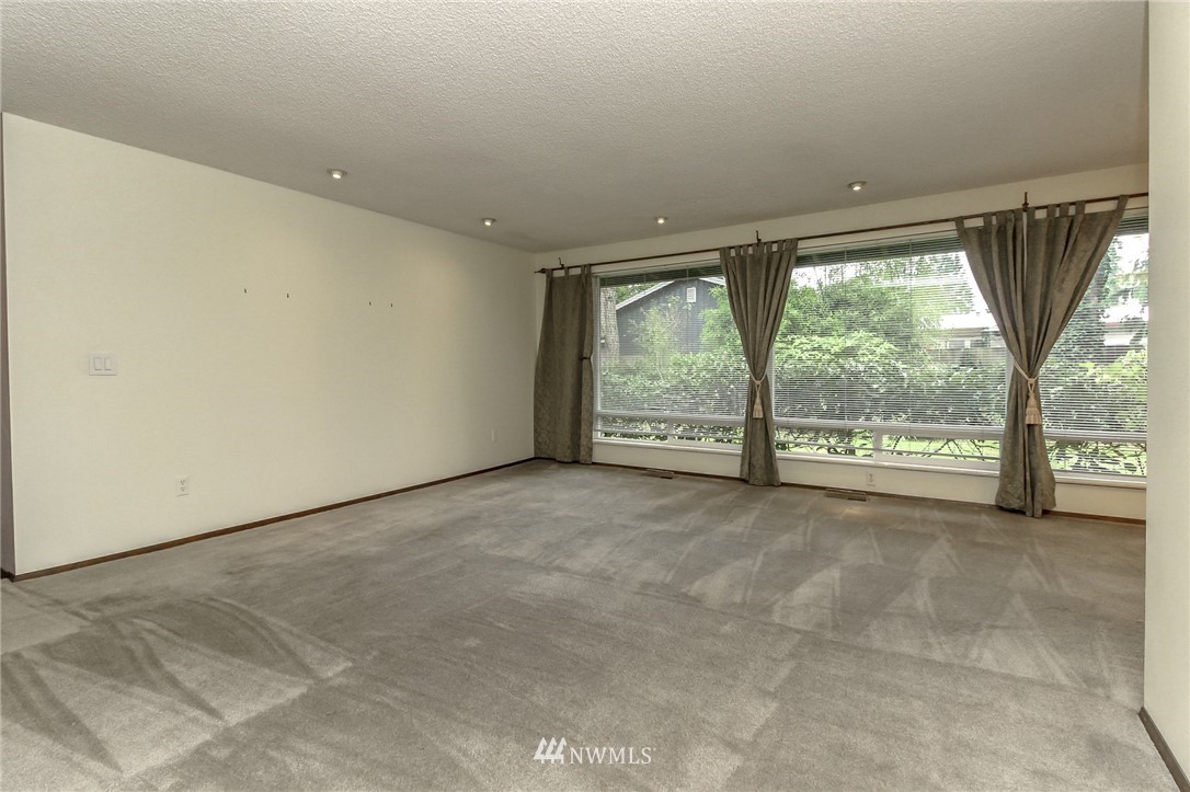 4615 Northeast 24th Street Renton, WA 98059 - Photo 8 of 40