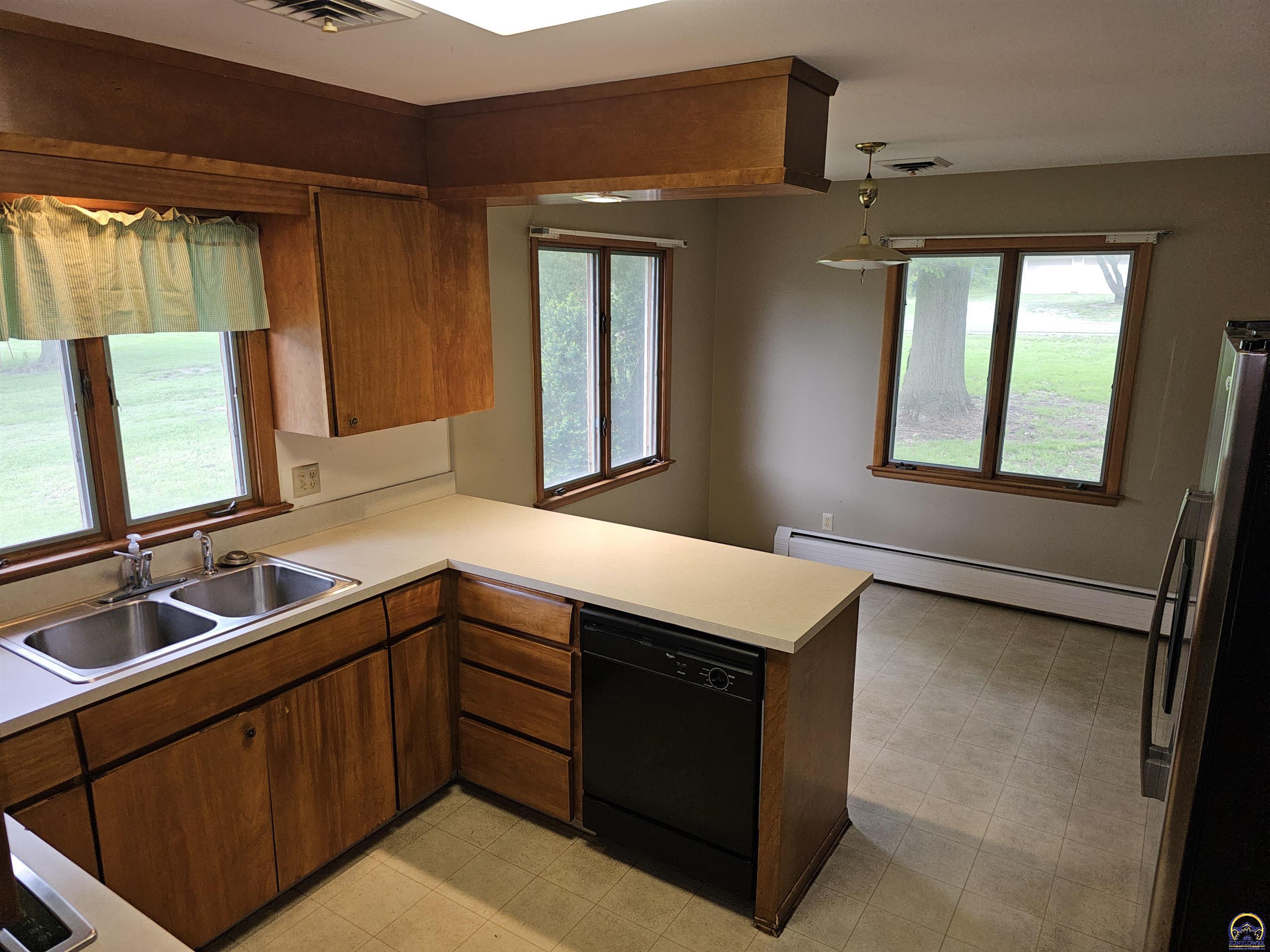 3205 Northwest Rochester Road Topeka, KS 66617 - Photo 9 of 52