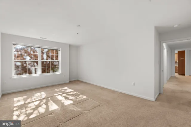 a view of empty room with window