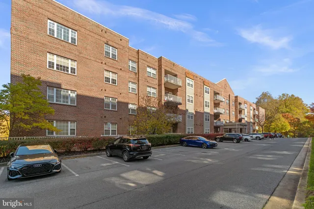 a car parked in front of a building