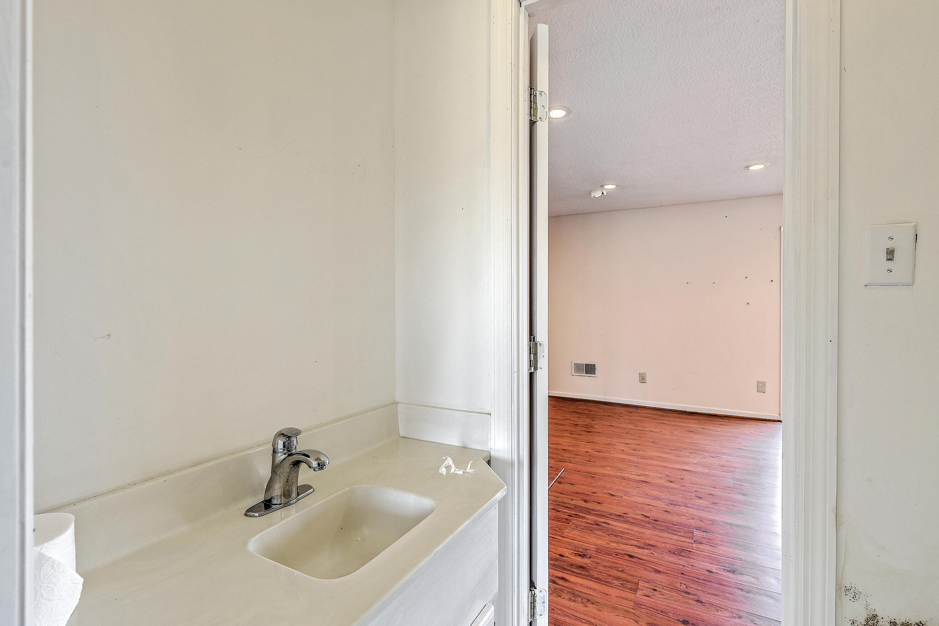 4907 Una Road Hartsville, SC 29550 - Photo 8 of 57 0W7A8373_4_5_6_7_8_9