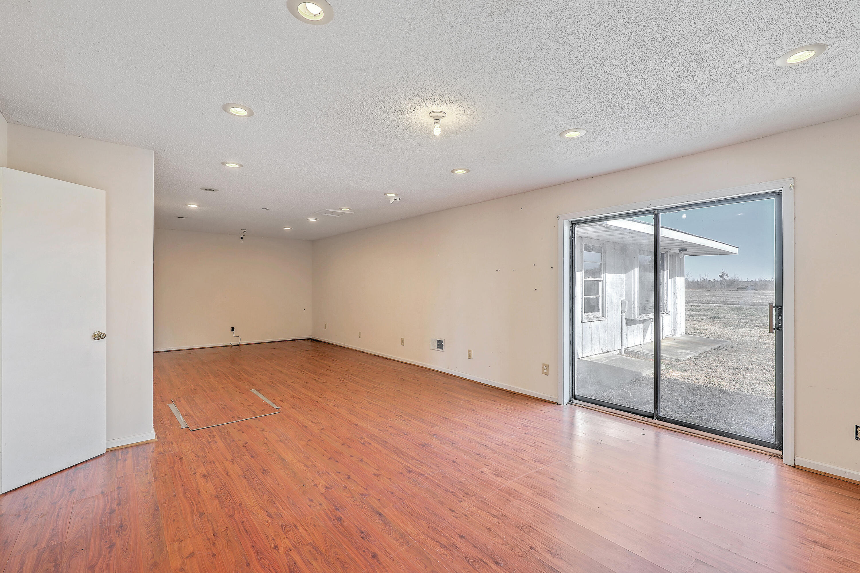 4907 Una Road Hartsville, SC 29550 - Photo 10 of 57 0W7A8387_88_89_90_91_92_93