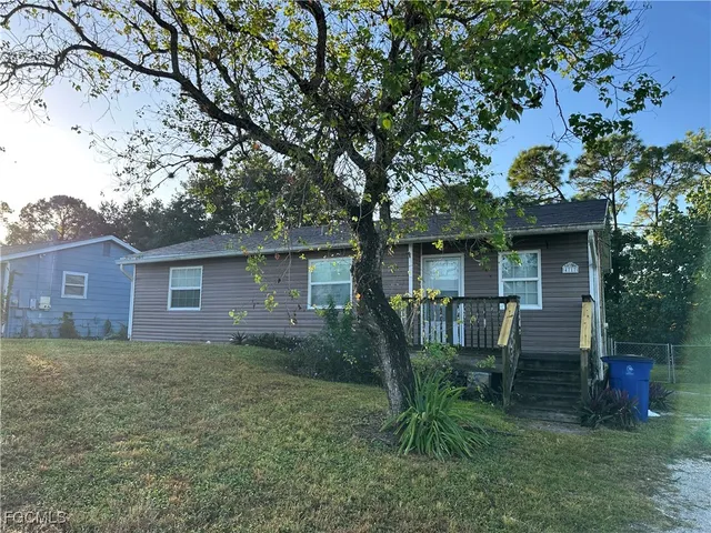 $1,195 | 4717 Douglas Lane, Lehigh Acres, FL 33973