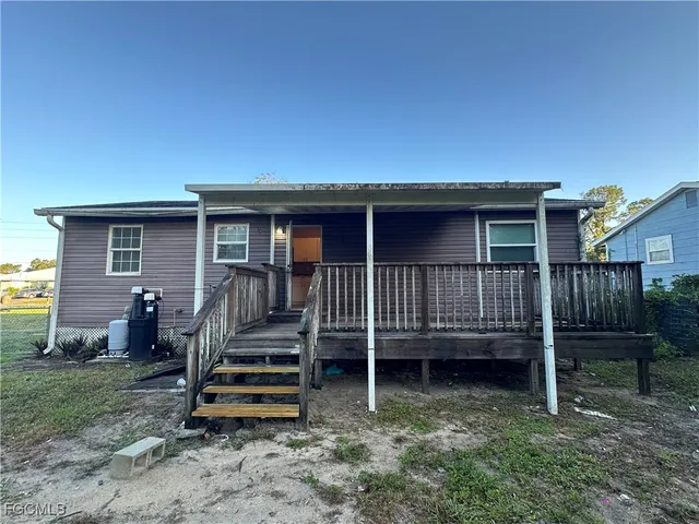 $1,195 | 4717 Douglas Lane, Lehigh Acres, FL 33973