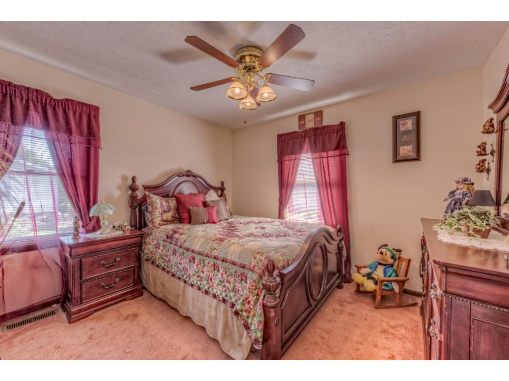 242 Seminole Road Bristol, VA 24201 - Photo 11 of 25 Photo 11