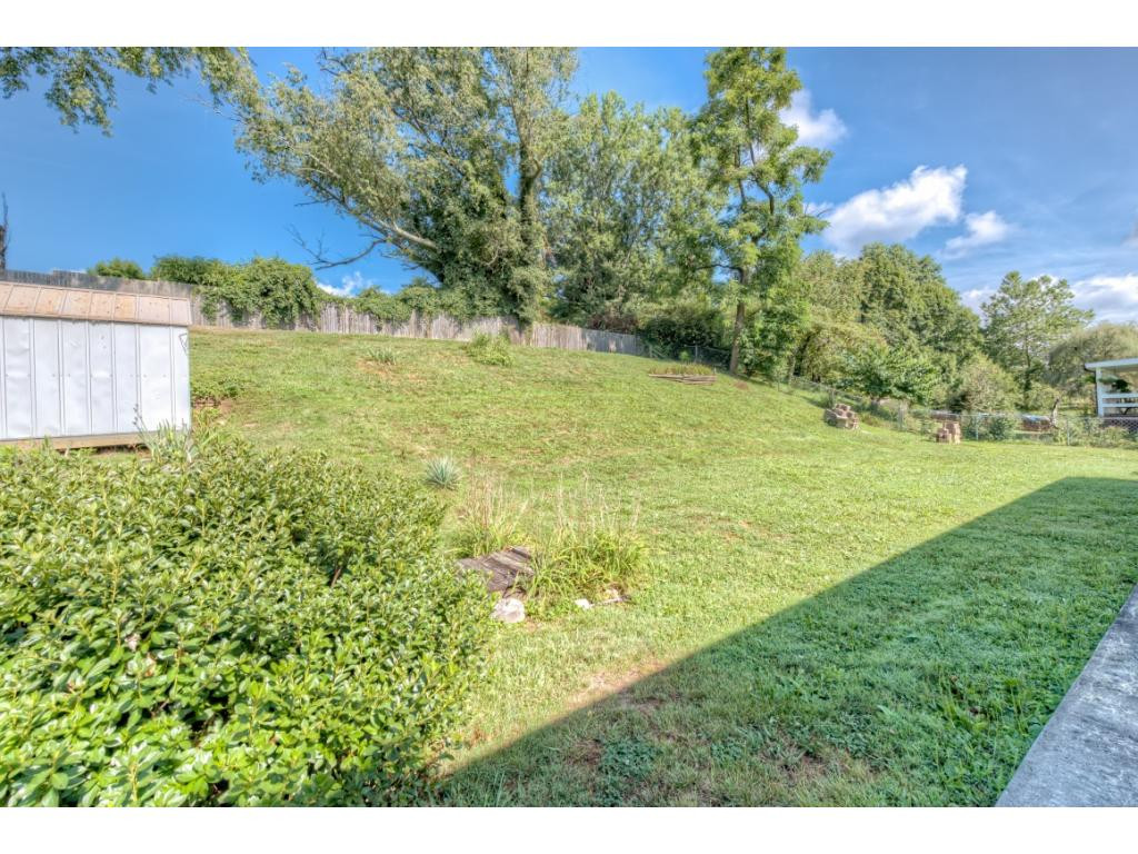 242 Seminole Road Bristol, VA 24201 - Photo 18 of 25 Photo 19