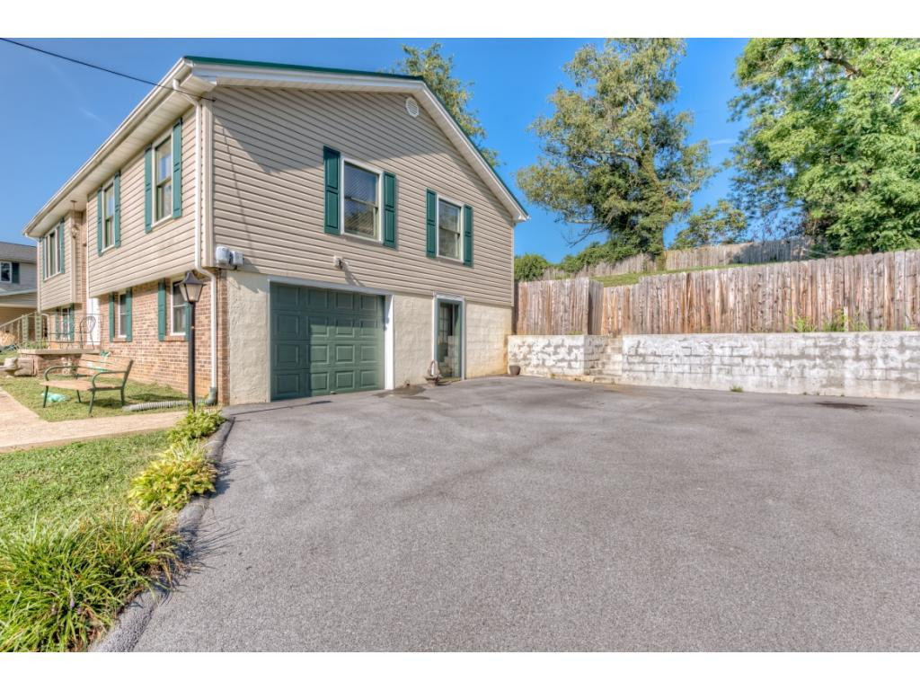 242 Seminole Road Bristol, VA 24201 - Photo 21 of 25 Photo 22