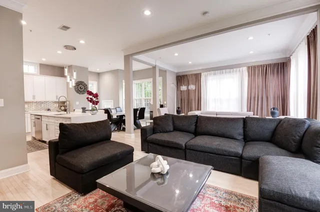 $899,900 | 13137 Clarksburg Square Road, Clarksburg, MD 20871