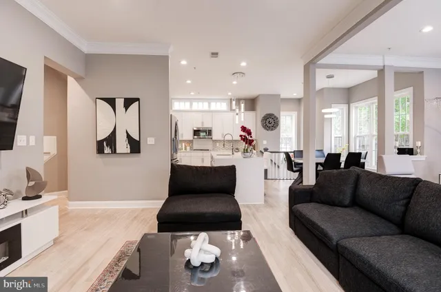 $899,900 | 13137 Clarksburg Square Road, Clarksburg, MD 20871