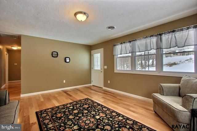446 Big Spring Road New Cumberland, PA 17070 - Photo 4 of 25 Gallery Image 4
