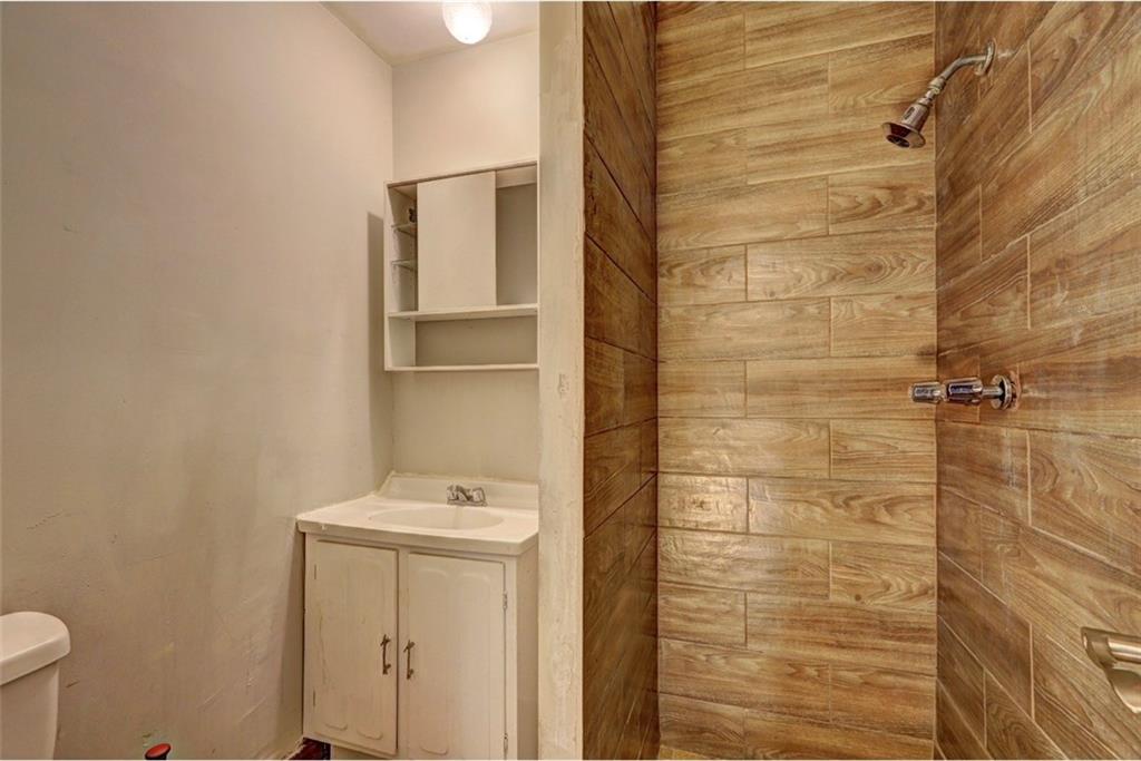 562 Dickens Road Northwest Lilburn, GA 30047 - Photo 13 of 22