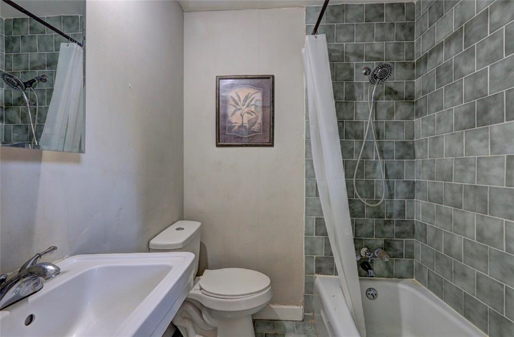 562 Dickens Road Northwest Lilburn, GA 30047 - Photo 10 of 22