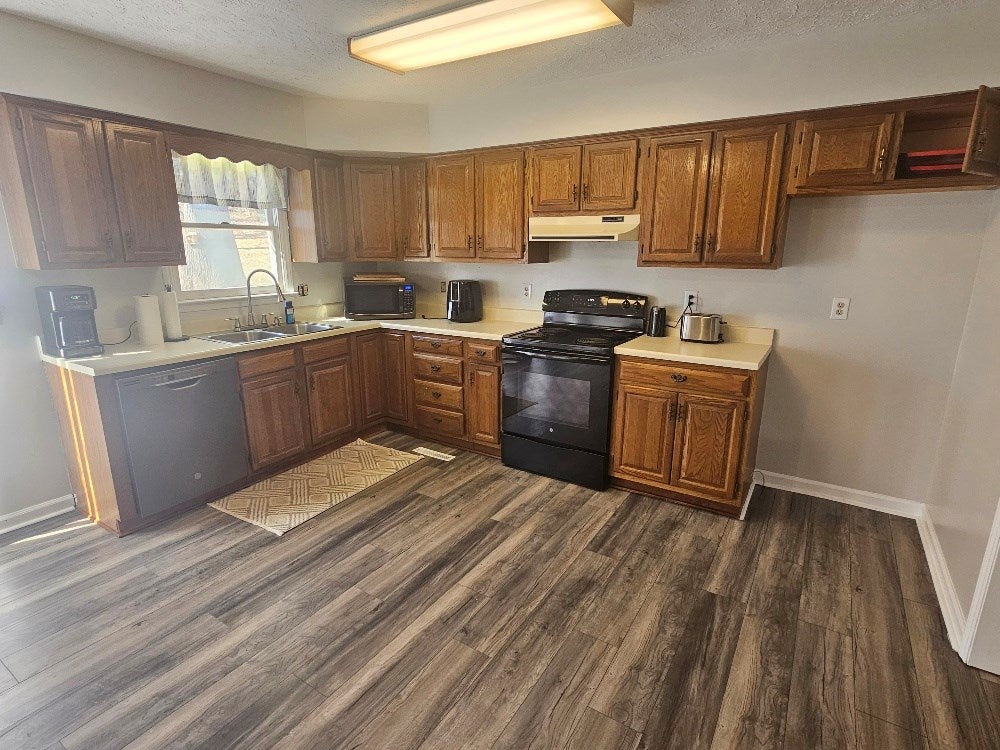 298 Fox Fire Road Max Meadows, VA 24360 - Photo 11 of 29 Gallery Image 11