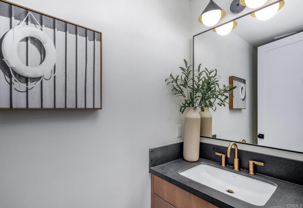 828 Conestoga Court Encinitas, CA 92024 - Photo 11 of 36 Powder Room