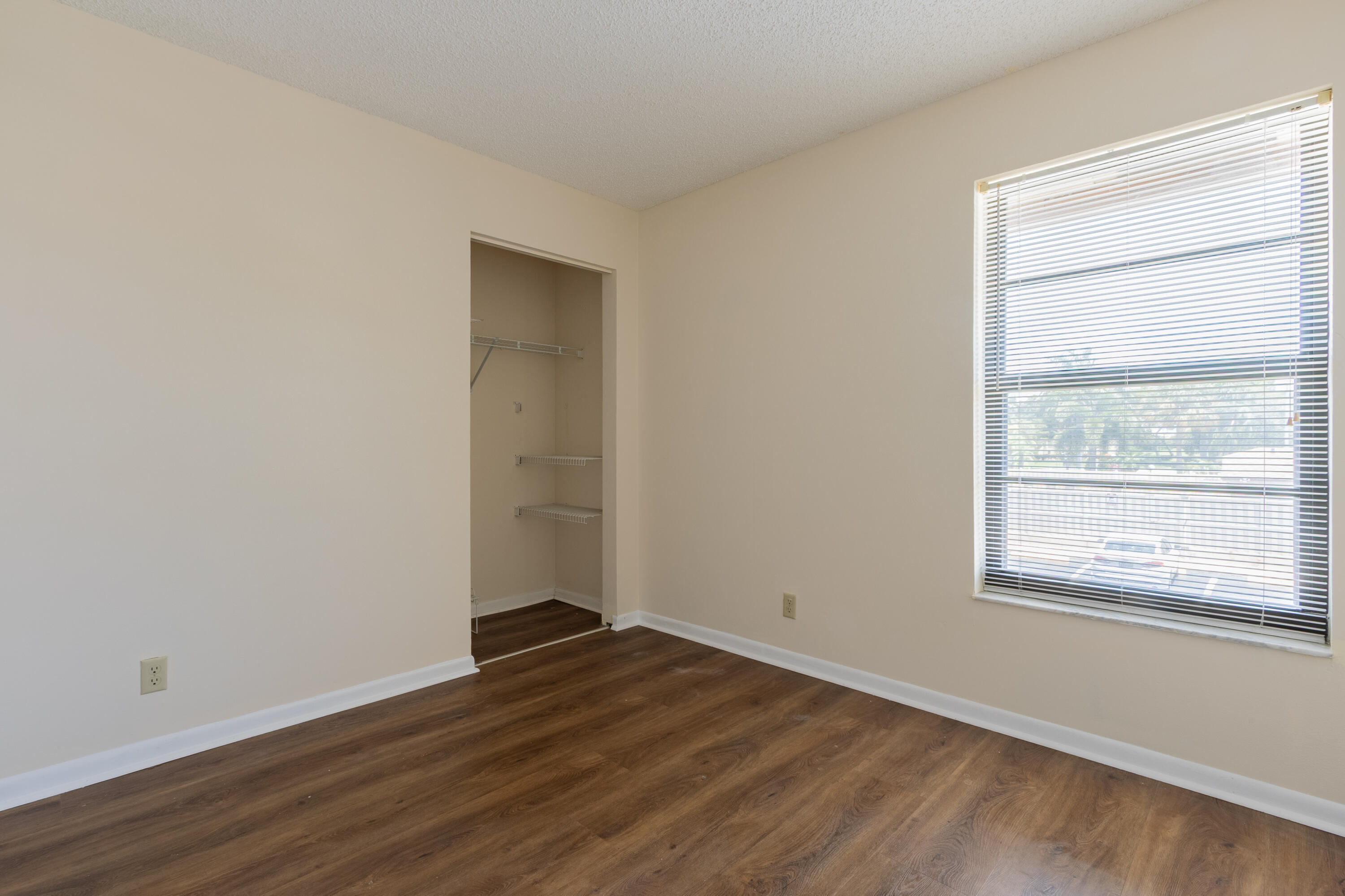 9449 Boca Cove Circle, Unit 911 Boca Raton, FL 33428 - Photo 11 of 22 0E7A9948-HDR