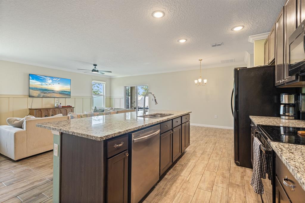 338 Pinecrest Loop Davenport, FL 33837 - Photo 8 of 21