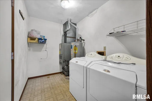 $144,900 | 1215 East Sycamore Street, Canton, IL 61520