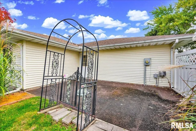 $144,900 | 1215 East Sycamore Street, Canton, IL 61520