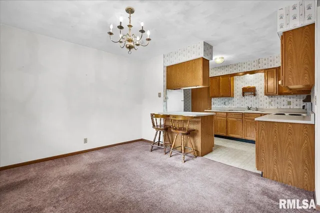 $144,900 | 1215 East Sycamore Street, Canton, IL 61520