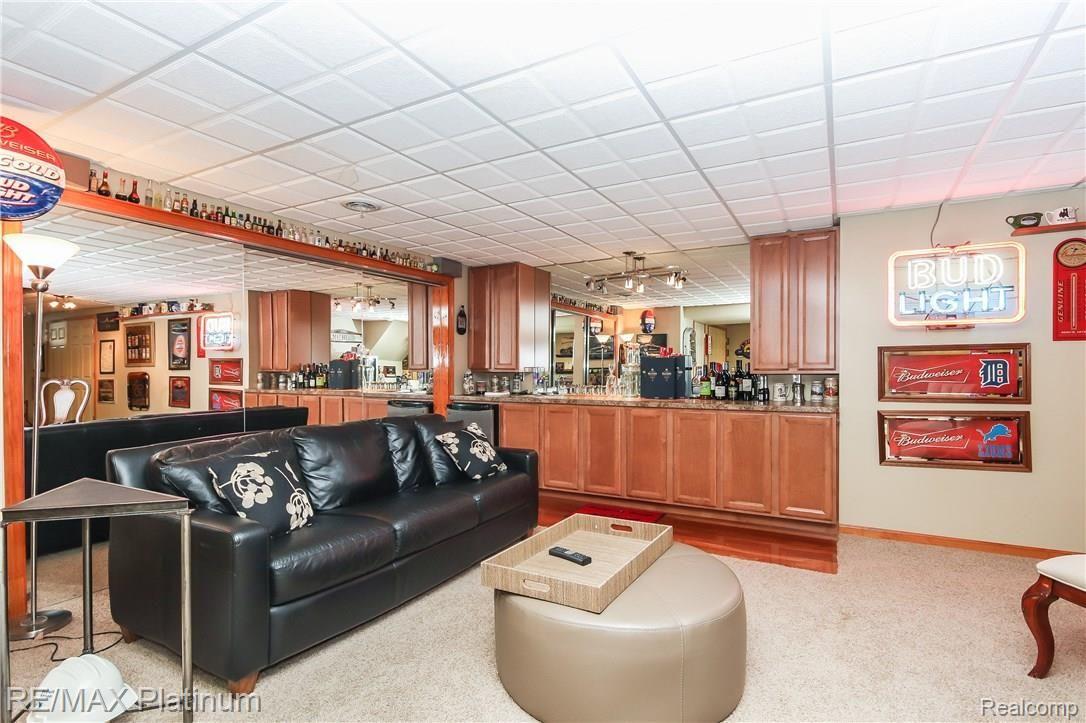 1746 Clover Ridge Drive Howell, MI 48843 - Photo 48 of 95 048-Wet_Bar-4934344-large.jpg