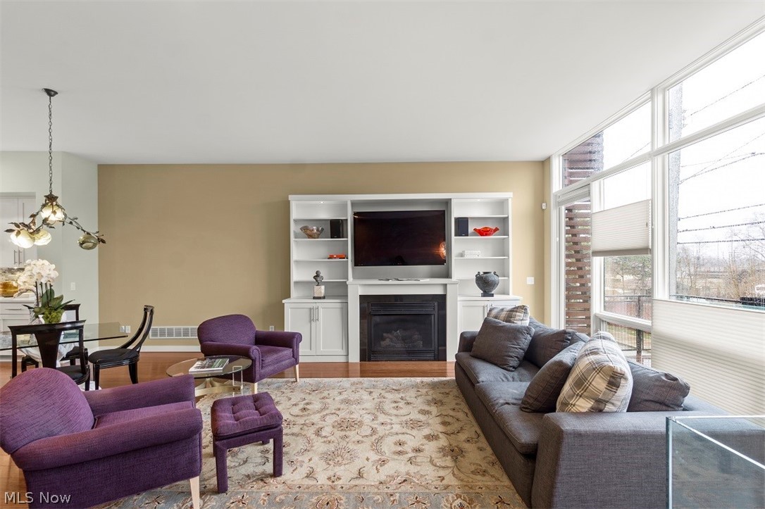 1864 Coltman Road Cleveland, OH 44106 - Photo 4 of 31
