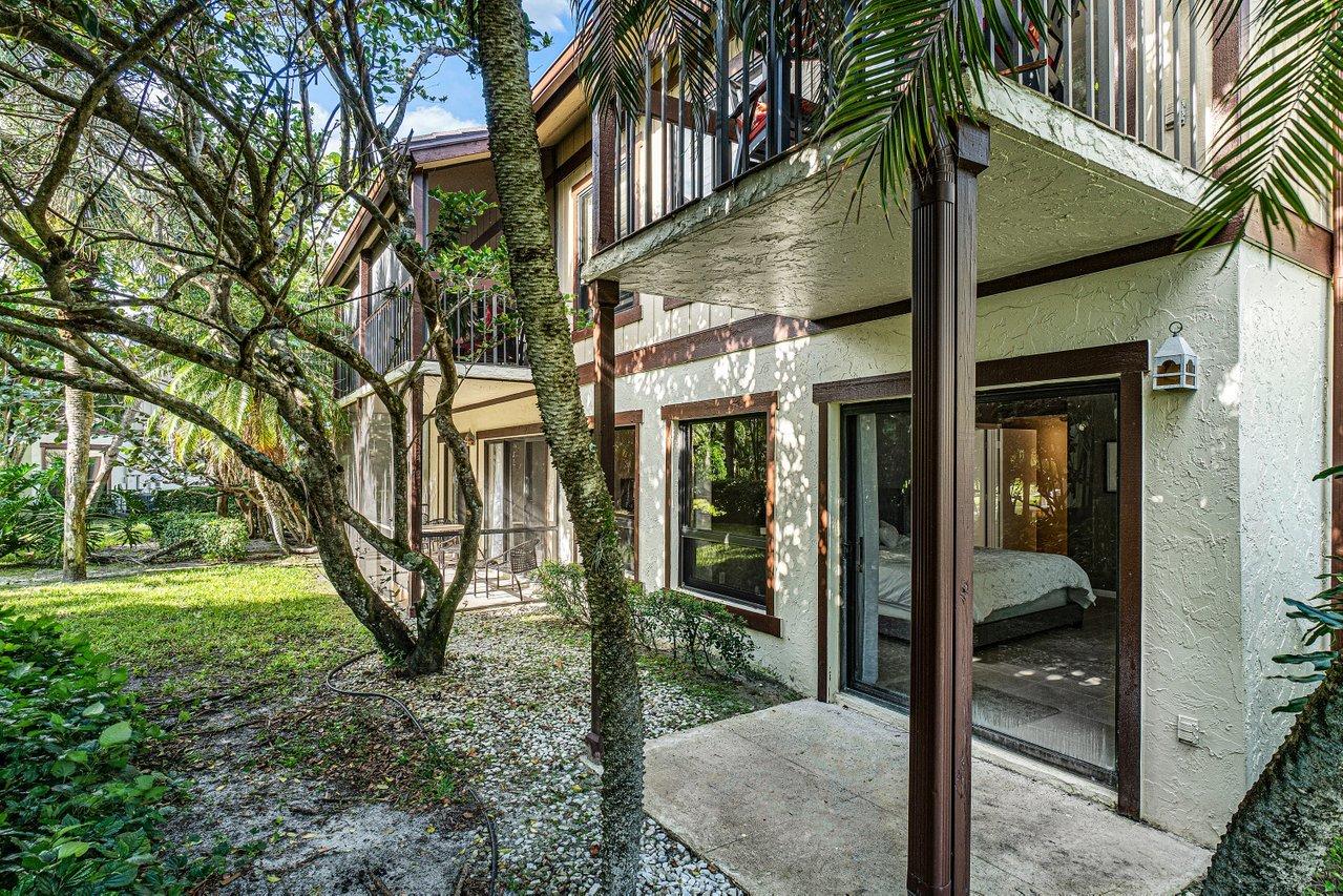 13334 Polo Club Road, Unit 232 Wellington, FL 33414 - Photo 2 of 25 024-13334PoloClubRoad-Wellington-FL-3341