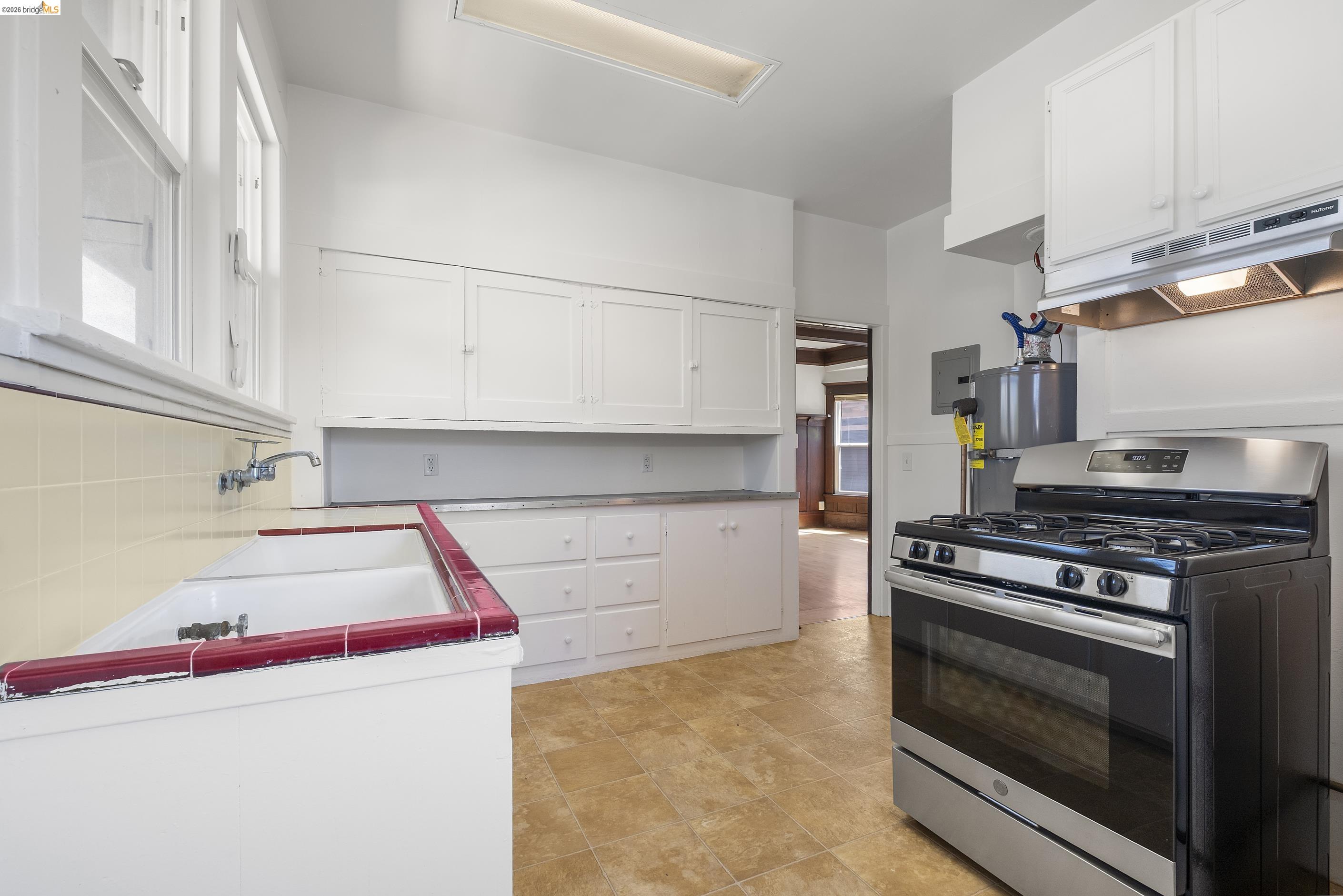 4283 Howe Street Oakland, CA 94611 - Photo 24 of 38