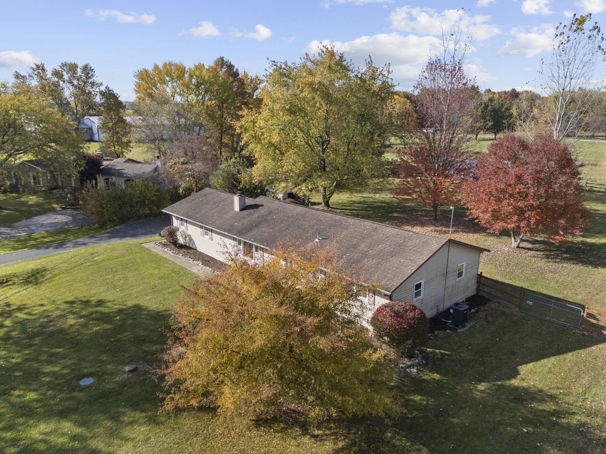 10348 York Road Southwest Etna, OH 43105 - Photo 5 of 52 13-web-or-mls-DJI_20251103103028_0890_D