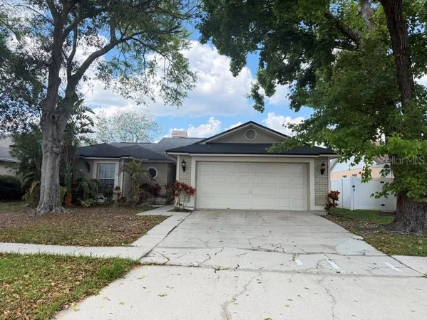 $2,700 | 8753 Hampden Drive, Tampa, FL 33626