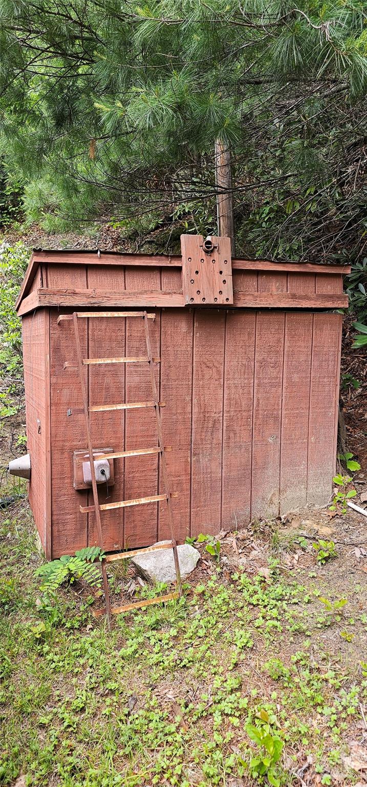 Tbd Ridge Cove Drive, Unit 54 & 55 Marion, NC 28752 - Photo 7 of 36 a backyard of a house
