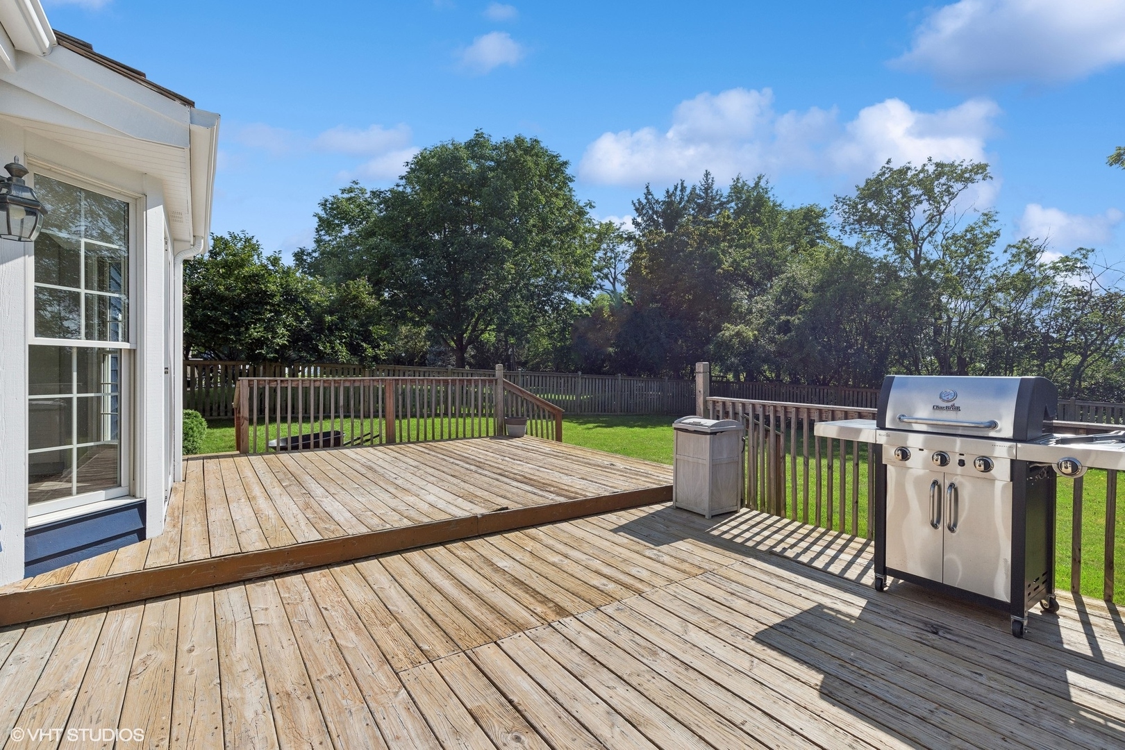 548 Long Hill Road Gurnee, IL 60031 - Photo 18 of 26 a view of deck with patio