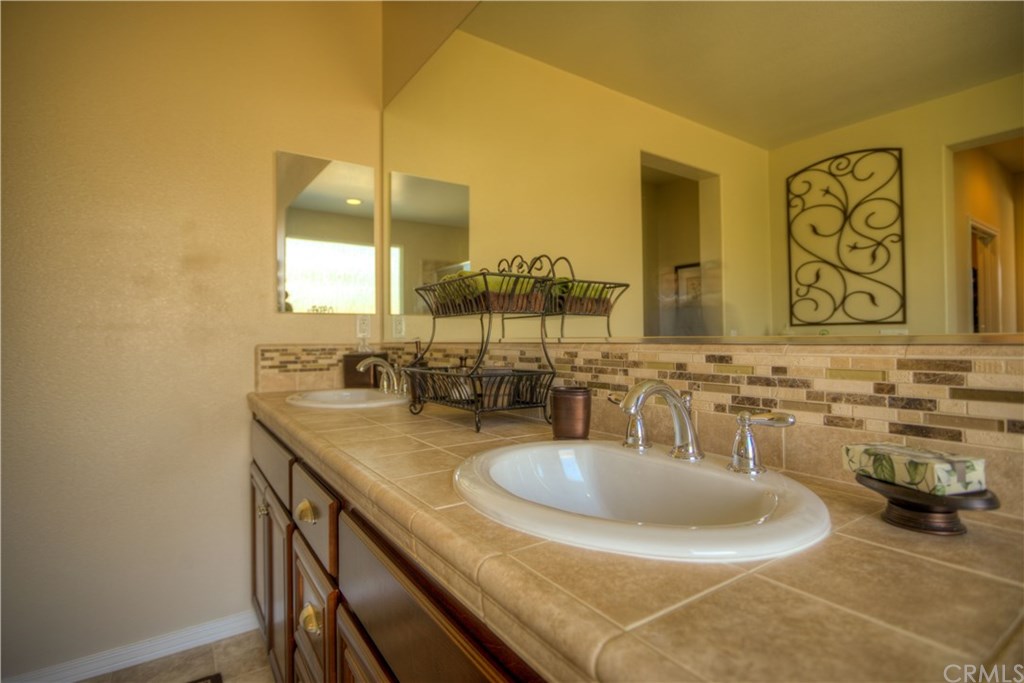 9296 Alta Cresta Avenue Riverside, CA 92508 - Photo 11 of 74 Gallery Image 11