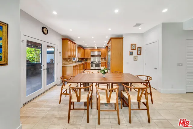 $7,950 | 14916 Hesby Street, Sherman Oaks, CA 91403